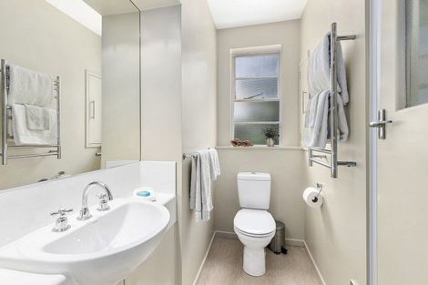 Photo of property in Wharenui Apartments, 274 Oriental Parade, Oriental Bay, Wellington, 6011