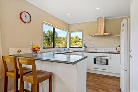 Photo of property in 2/11a Agincourt Street, Glenfield, Auckland, 0629