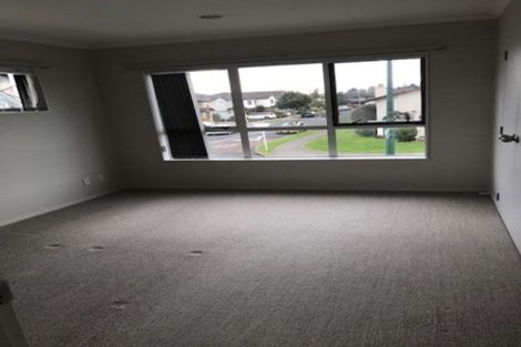 Photo of property in 2 Lorenzo Way, Flat Bush, Auckland, 2016