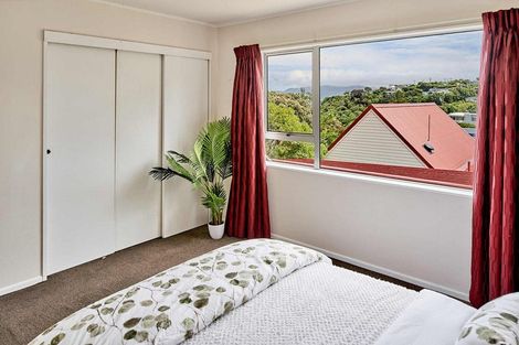 Photo of property in 35a Penryn Drive, Camborne, Porirua, 5026