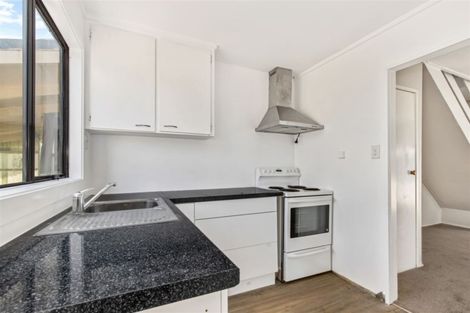 Photo of property in 43a Sunhaven Drive, Newlands, Wellington, 6037