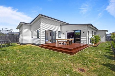 Photo of property in 11 Cutfield Lane, Kumeu, 0810