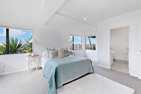 Photo of property in 2/38a Seaview Avenue, Northcote, Auckland, 0627