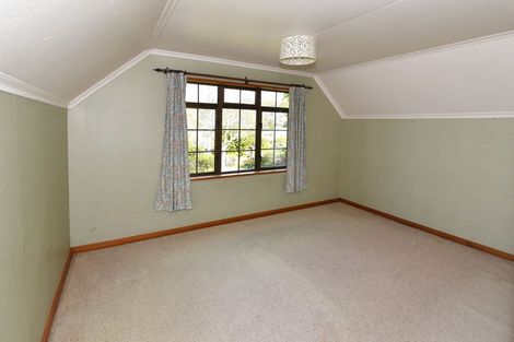 Photo of property in 32 Honeystone Street, Helensburgh, Dunedin, 9010