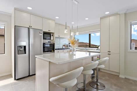 Photo of property in 791a East Coast Road, Northcross, Auckland, 0630