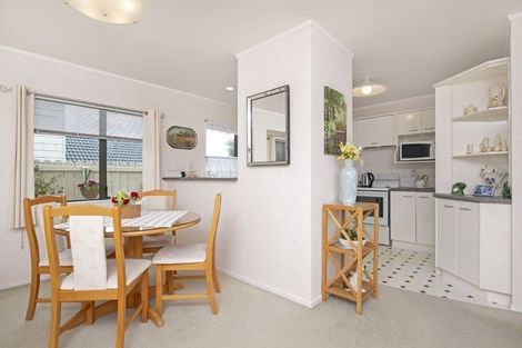 Photo of property in 1/238 Cascades Road, Botany Downs, Auckland, 2010