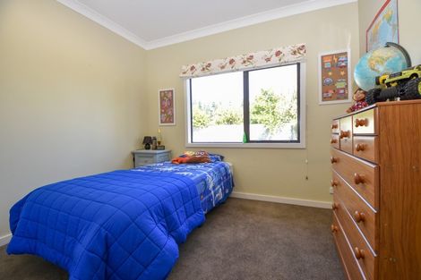Photo of property in 18 Carrington Drive, Carterton, 5713