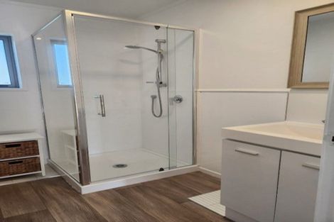 Photo of property in 2/68 Great South Road, Papakura, 2110