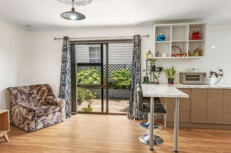 Photo of property in 17 Henley Street, Westport, 7825