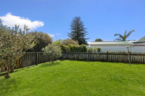 Photo of property in 11 Constable Road, Waiuku, 2123