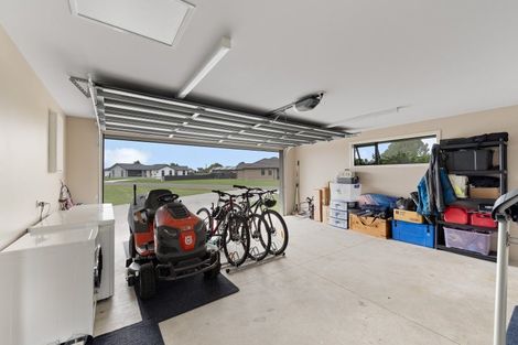 Photo of property in 11 Tui Place, Edendale, Wyndham, 9893