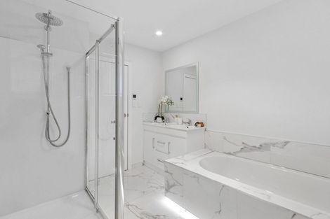 Photo of property in 1e Thorrington Lane, Cashmere, Christchurch, 8022