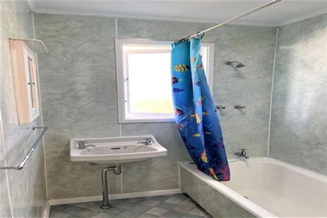 Photo of property in 12 Mersey Street, Levin, 5510