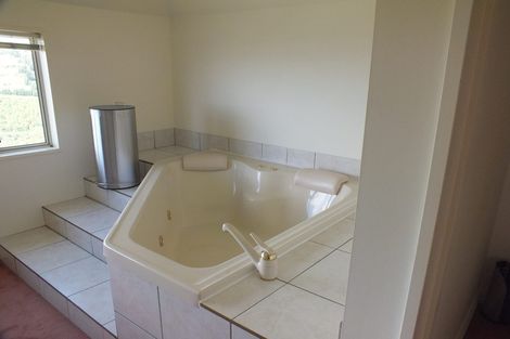 Photo of property in 9 Harry Ell Drive, Cashmere, Christchurch, 8022