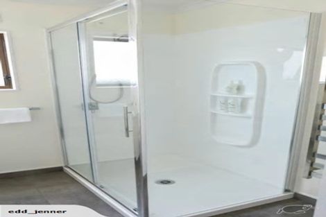 Photo of property in 24 Roslyn Road, Bluff Hill, Napier, 4110