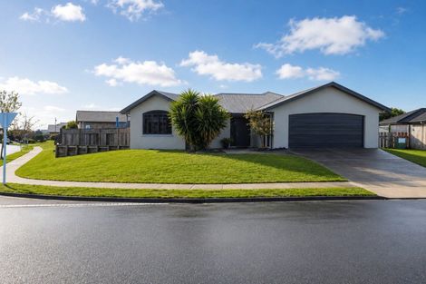 Photo of property in 83 Saint James Drive, Huntington, Hamilton, 3210
