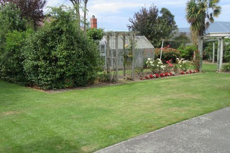 Photo of property in 33 Rhodes Street, Waimate, 7924