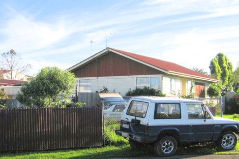 Photo of property in 8 Pesaro Place, Clover Park, Auckland, 2023