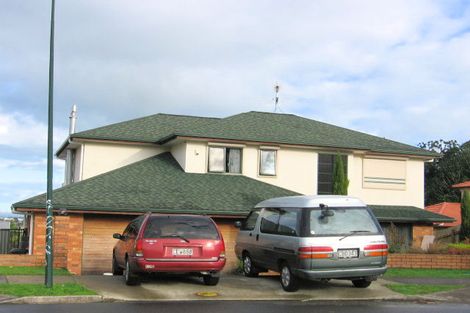 Photo of property in 11 Pistachio Place, Goodwood Heights, Auckland, 2105