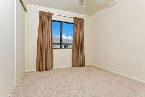 Photo of property in 16 Phoebe Meikle Place, Torbay, Auckland, 0630