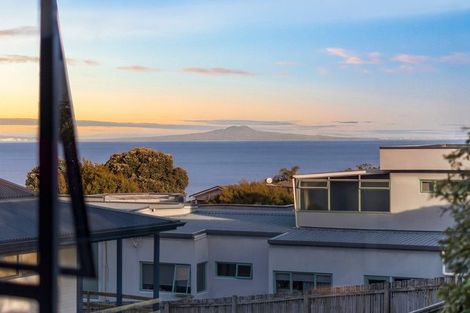 Photo of property in 8 Brixton Road, Manly, Whangaparaoa, 0930