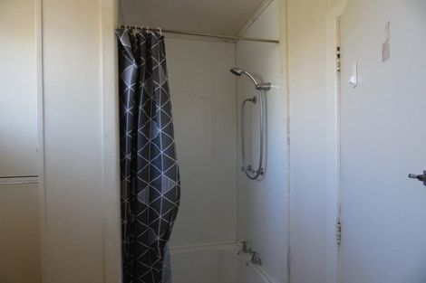 Photo of property in 49 Flanshaw Road, Te Atatu South, Auckland, 0610