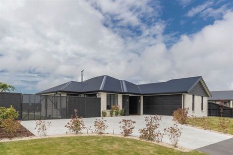 Photo of property in 6 Rosewood Drive, Amberley, 7410