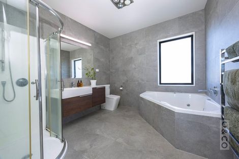 Photo of property in 2 Pitoitoi Drive, Riverhead, 0820