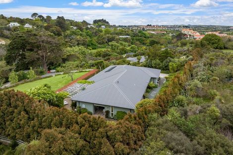 Photo of property in 35 Hobbs Road, Matakatia, Whangaparaoa, 0930