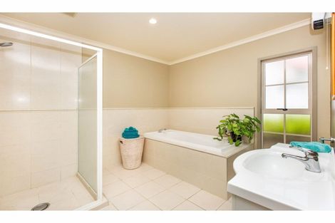 Photo of property in 18 Roderick Place, Rototuna, Hamilton, 3210