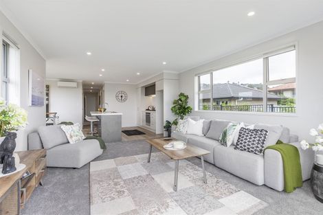 Photo of property in 81 West Hoe Road, Orewa, 0931