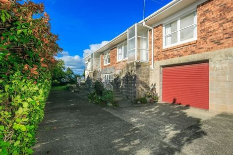 Photo of property in 2/31 Beatrice Avenue, Hillcrest, Auckland, 0627
