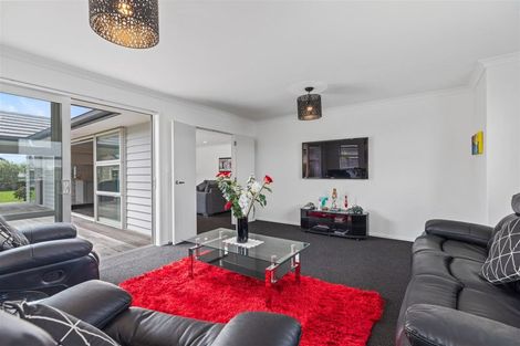 Photo of property in 93 Sandhurst Drive, Papamoa Beach, Papamoa, 3118