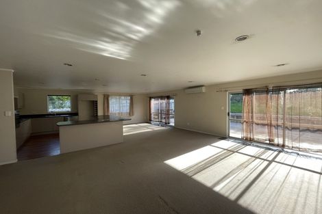 Photo of property in 28 Glenfinn Place, Massey, Auckland, 0614