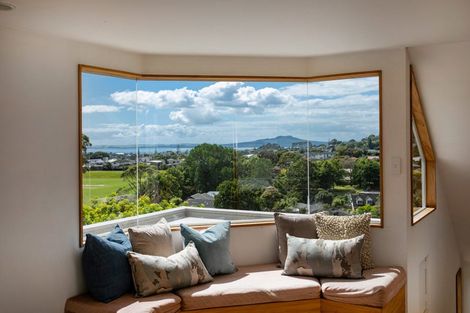 Photo of property in 1/30 Ronald Macken Place, Windsor Park, Auckland, 0632