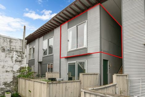 Photo of property in 4/3 Kelvin Grove, Te Aro, Wellington, 6011