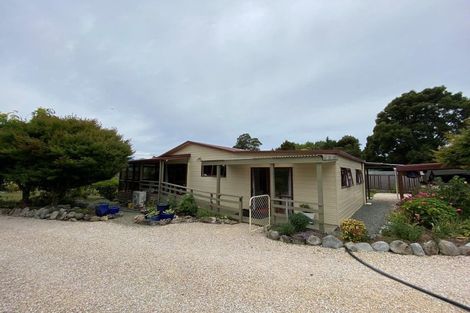 Photo of property in 12 Poplar Lane, Collingwood, 7073