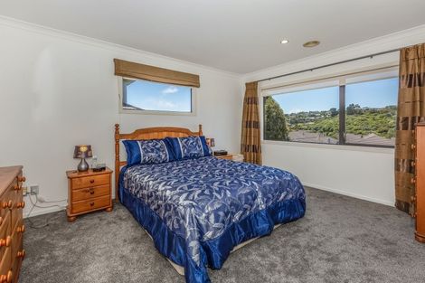 Photo of property in 19 Te Puia Drive, Aotea, Porirua, 5024