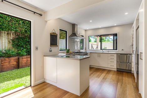Photo of property in 7a Waterview Road, Favona, Auckland, 2024