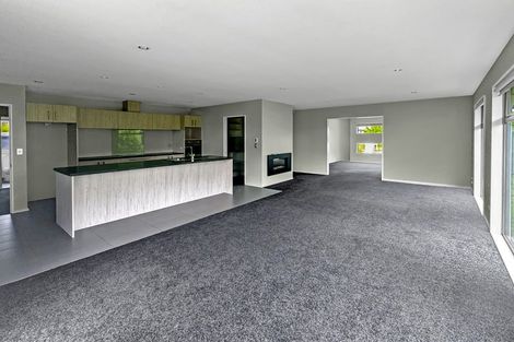 Photo of property in 8 Urihia Street, Marshland, Christchurch, 8083