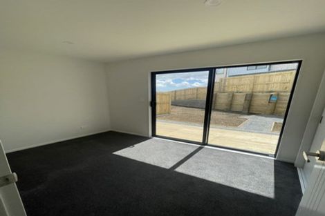 Photo of property in 4 Papauma Place, Papakura, 2110
