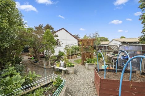 Photo of property in 37 Willowstream Grove, Cloverlea, Palmerston North, 4412