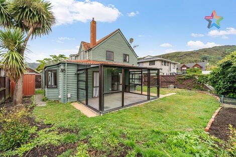 Photo of property in 19 Mcenroe Grove, Naenae, Lower Hutt, 5011