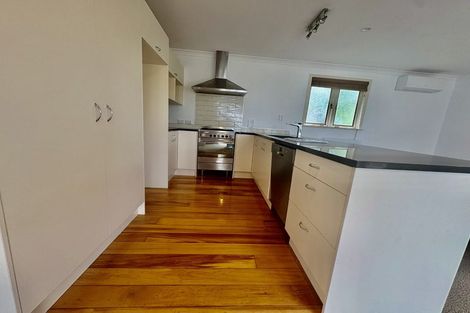 Photo of property in 2/24 Garadice Road, Rothesay Bay, Auckland, 0630