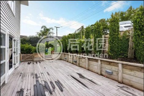 Photo of property in 25 Glenfern Road, Mellons Bay, Auckland, 2014