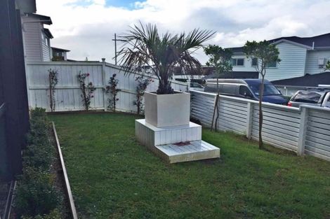 Photo of property in 46 Caldera Drive, Long Bay, Auckland, 0630