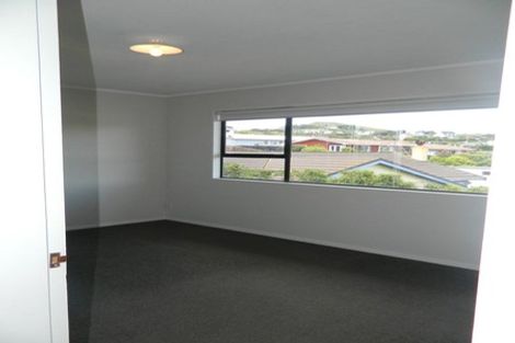 Photo of property in 5 Vella Street, Titahi Bay, Porirua, 5022