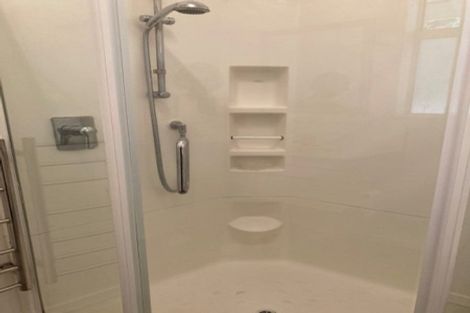 Photo of property in 2/39 Onslow Road, Khandallah, Wellington, 6035