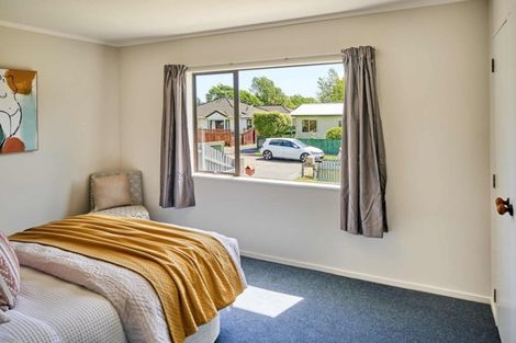 Photo of property in 4a Glenbrook Grove, Naenae, Lower Hutt, 5011