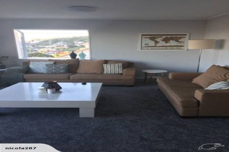 Photo of property in 9 Montcalm Close, Orewa, 0931